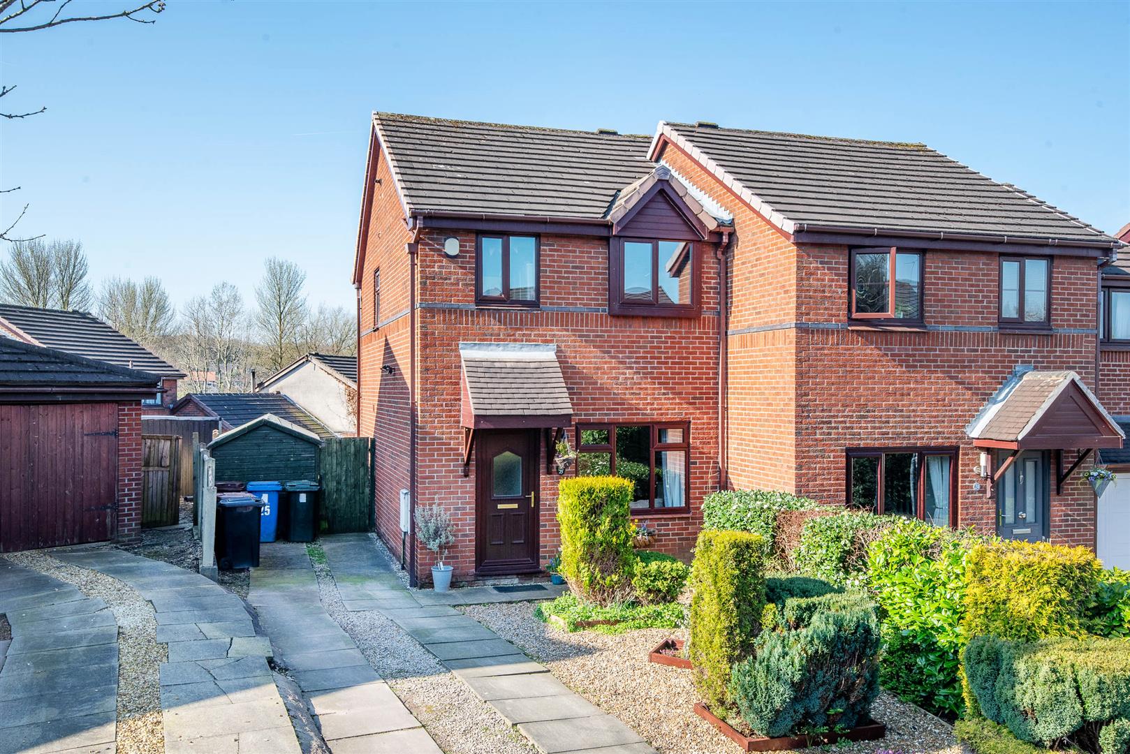 3 bed property in The Elms, Chorley